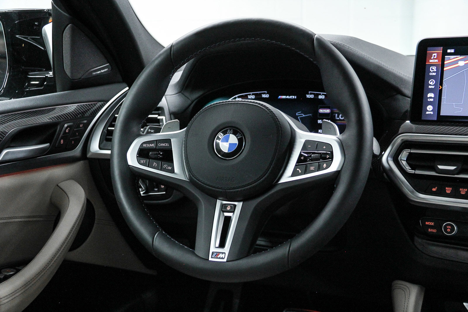 New 2025 BMW X4 M40i AWD/4WD image 16