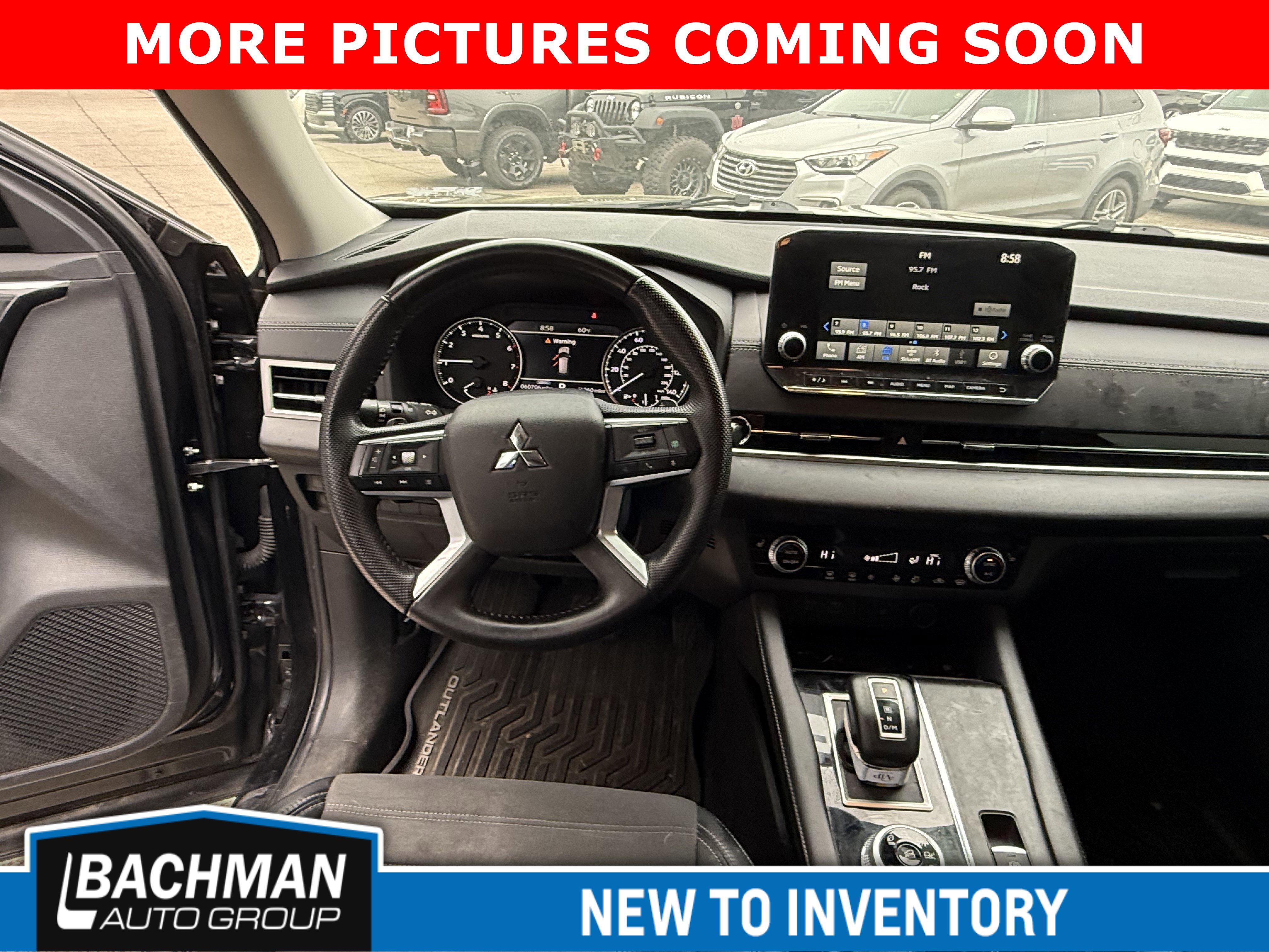 Used 2022 Mitsubishi Outlander SE AWD/4WD image 7