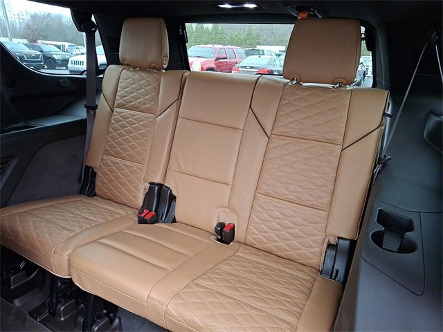 Used 2023 Cadillac Escalade Sport w/ LPO, ONYX Package image 9