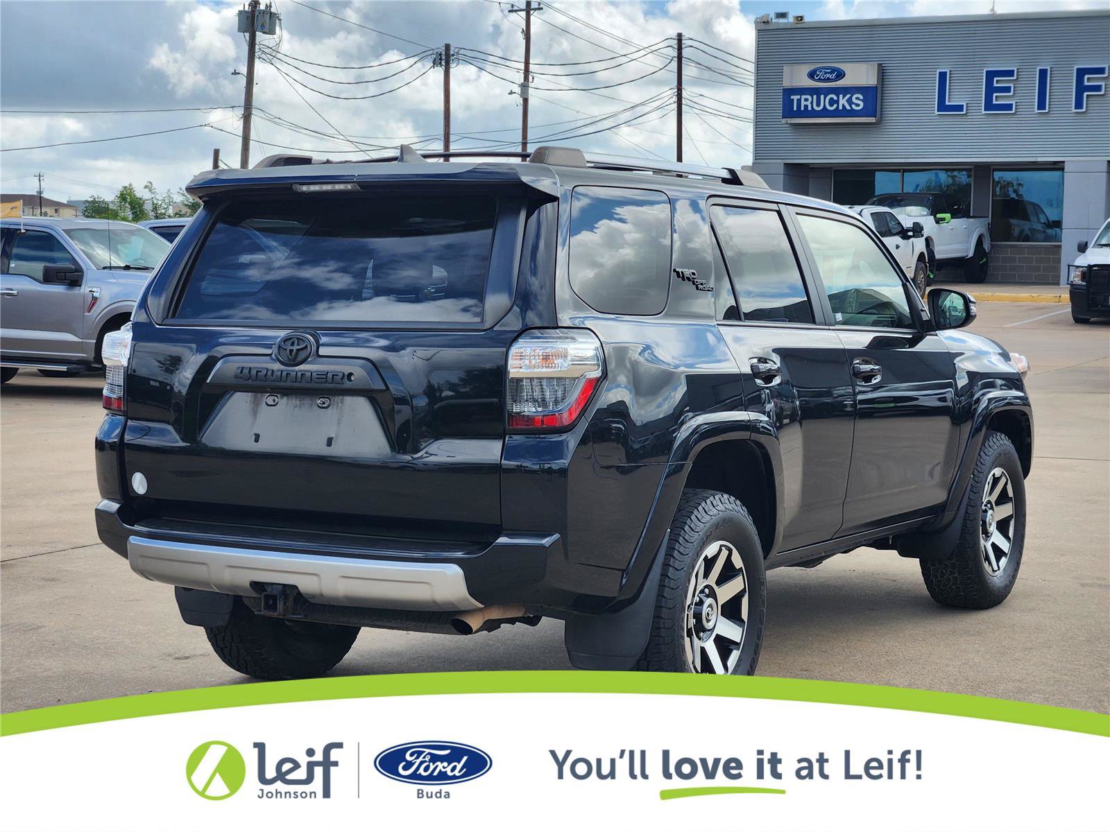 Used 2018 Toyota 4Runner TRD Off-Road Premium AWD/4WD image 3