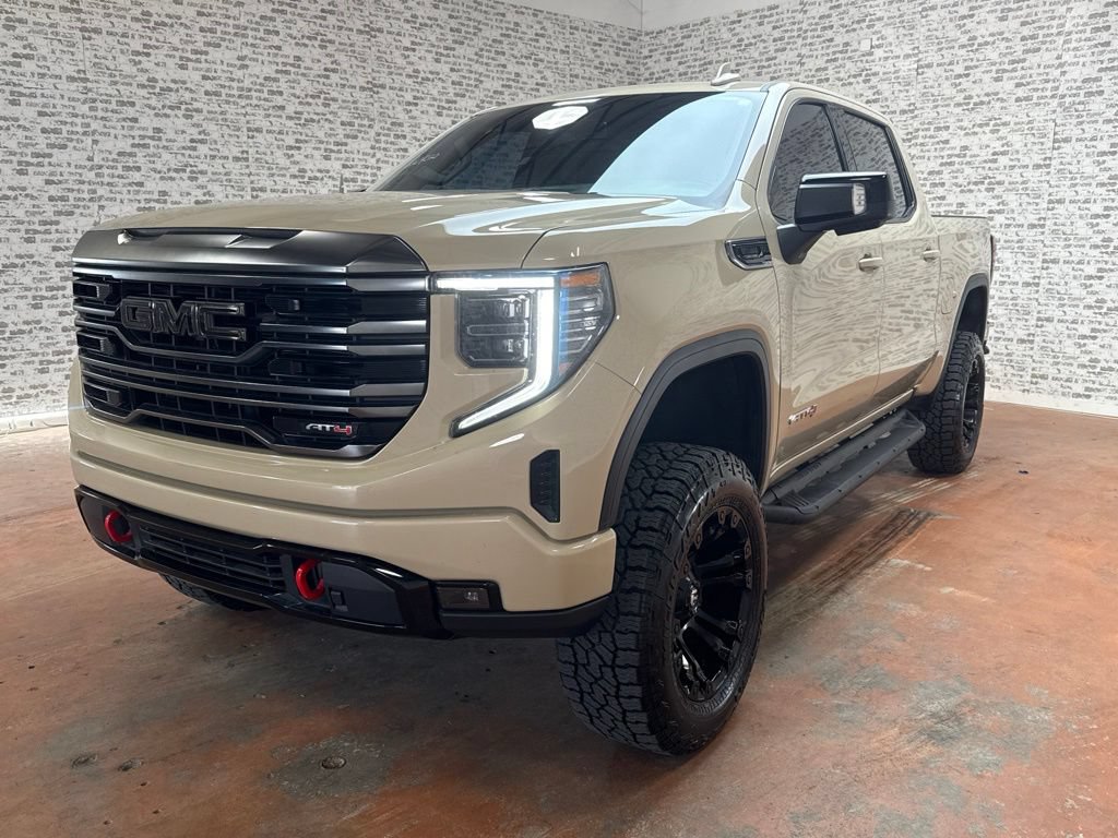 Used 2022 GMC Sierra 1500 AT4 w/ AT4 Preferred Package AWD/4WD image 3