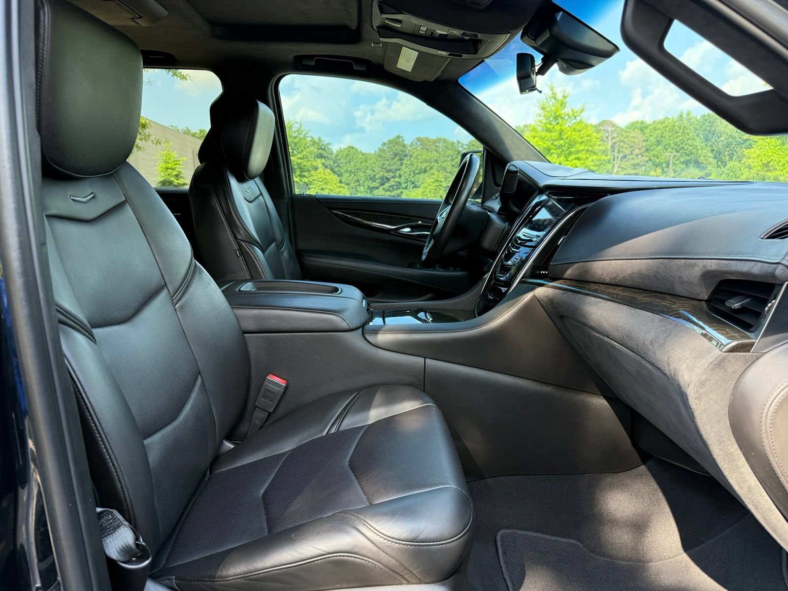 Used 2019 Cadillac Escalade Platinum RWD image 35