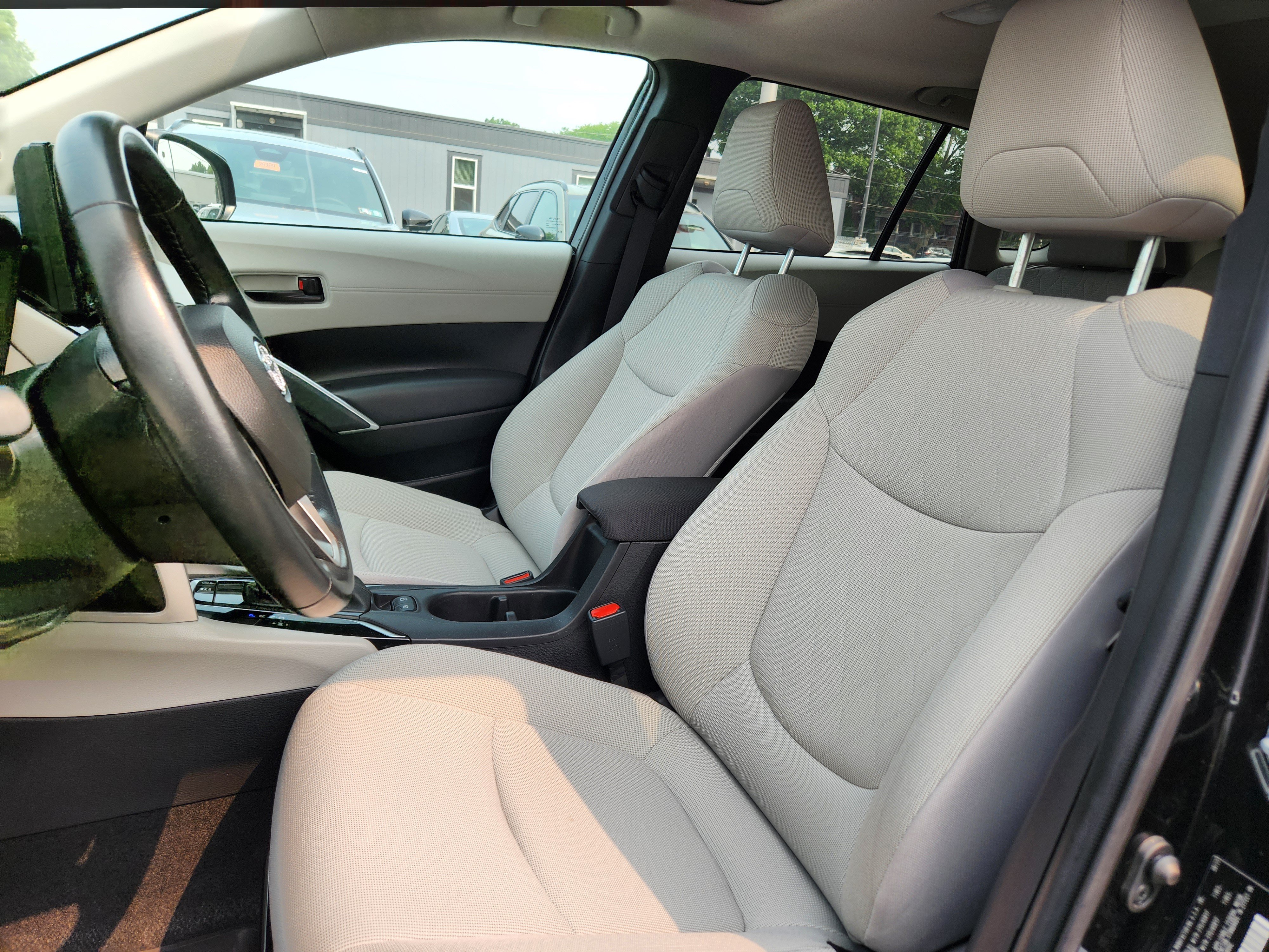 Used 2023 Toyota Corolla Cross LE w/ Moonroof Package AWD/4WD image 9