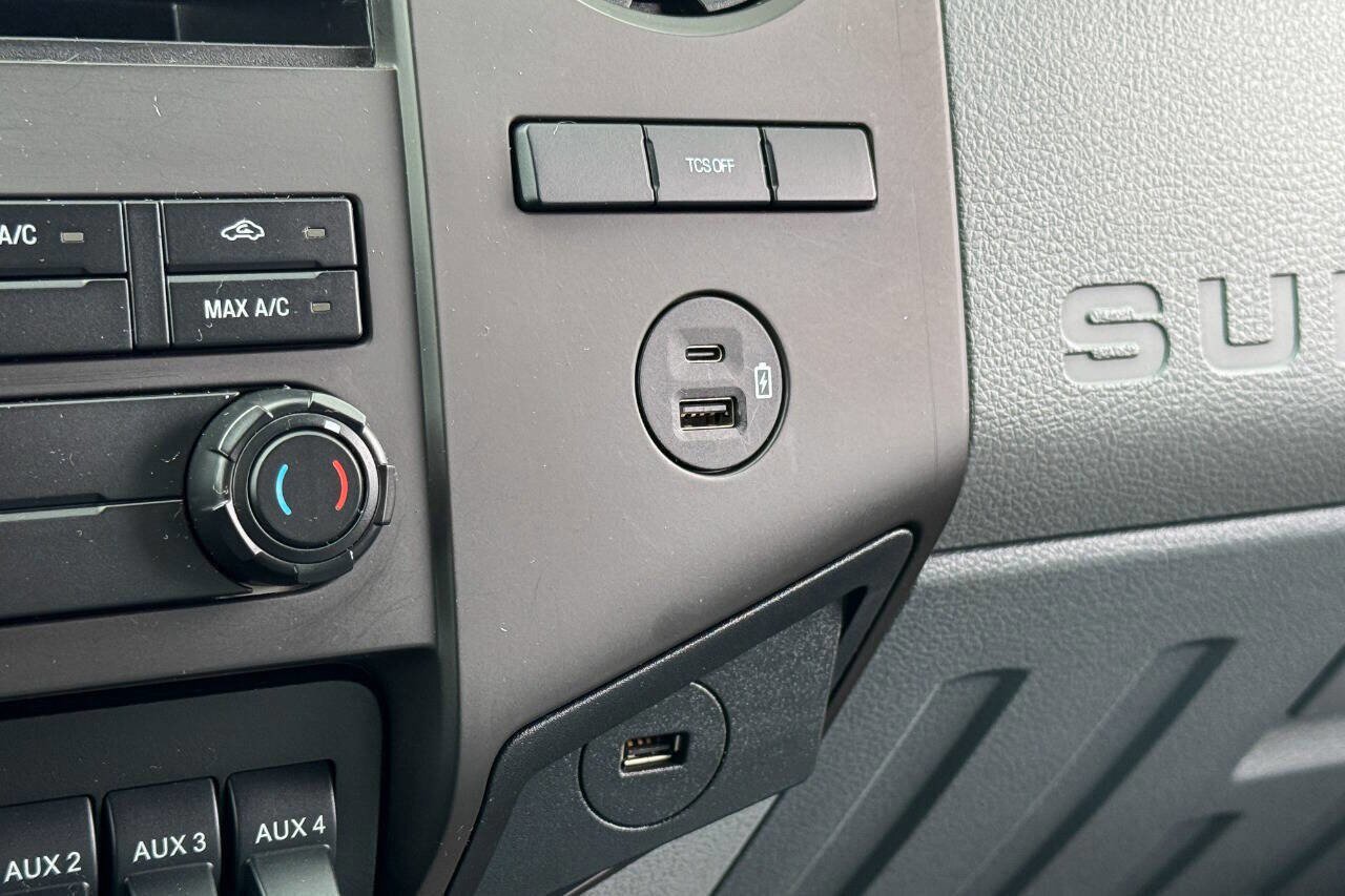 Used 2023 Ford F650 2WD Regular Cab Super Duty image 40