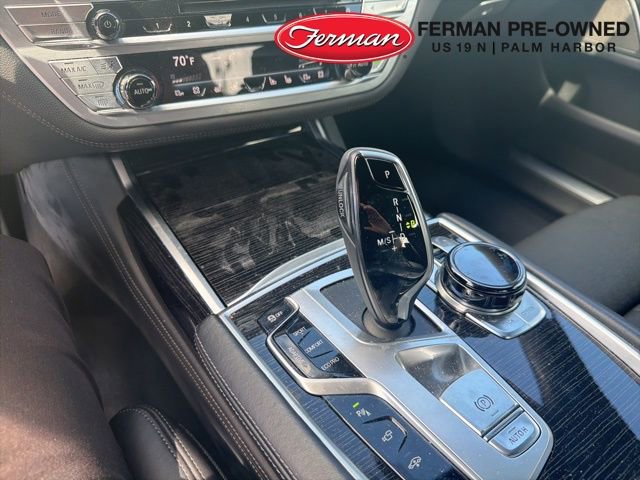 Used 2019 BMW 750i w/ Executive Package image 11