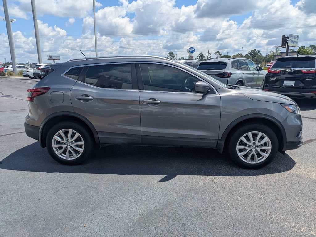 Used 2020 Nissan Rogue Sport SV FWD image 4