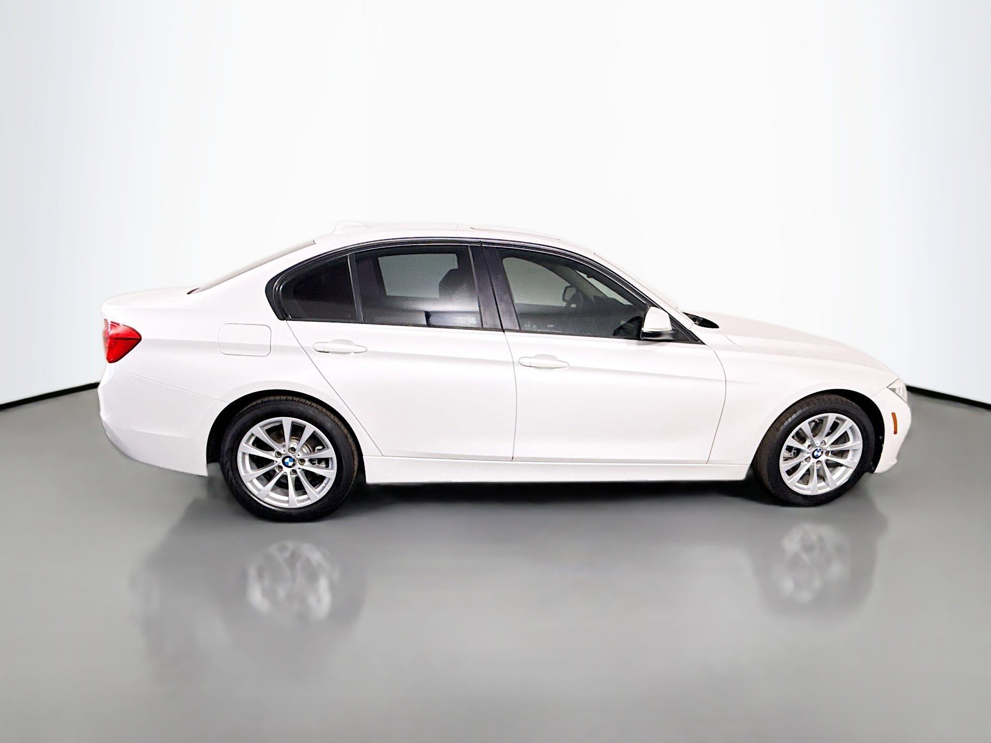 Used 2016 BMW 320i xDrive Sedan image 11