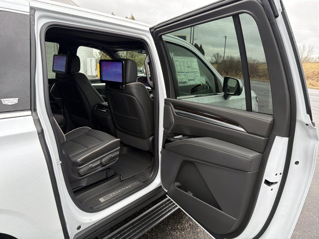 New 2026 Cadillac Escalade ESV Luxury w/ Touring Package image 31