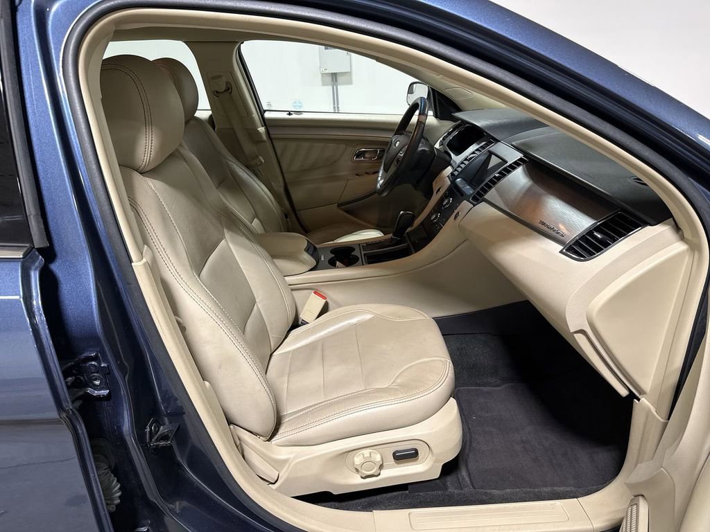 Used 2018 Ford Taurus SEL w/ Equipment Group 201A image 22