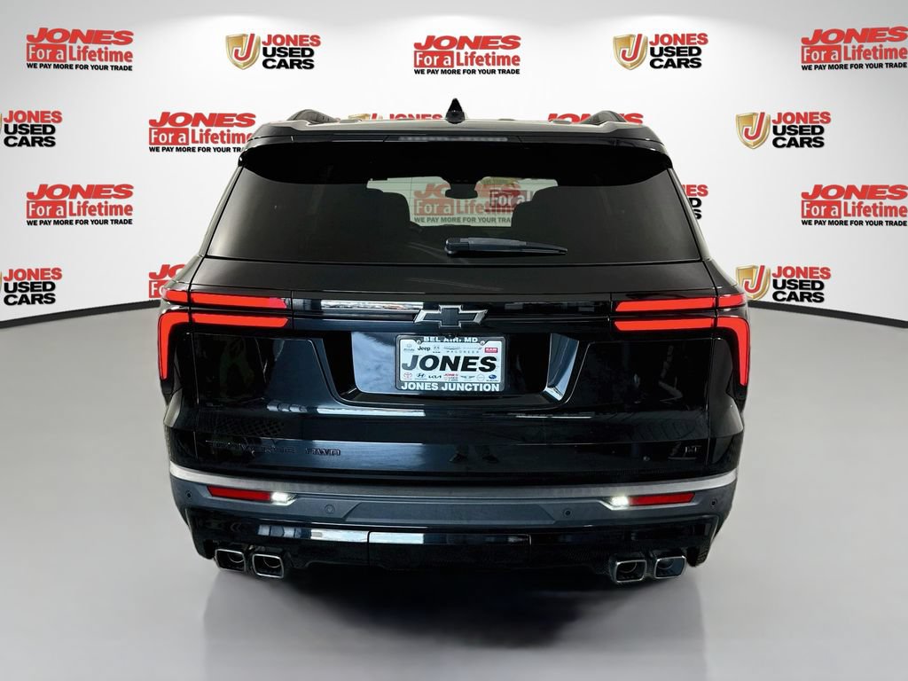 Used 2024 Chevrolet Traverse LT w/ Enhanced Driving Package AWD/4WD image 14