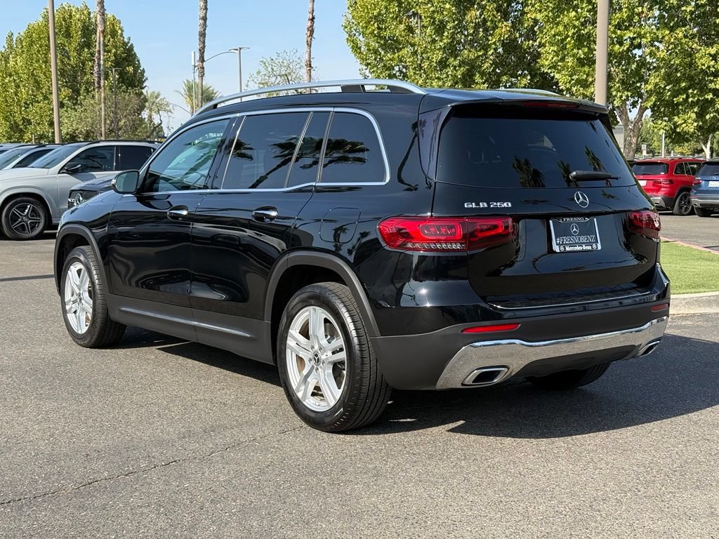 Used 2021 Mercedes-Benz GLB 250 w/ Premium Package image 5