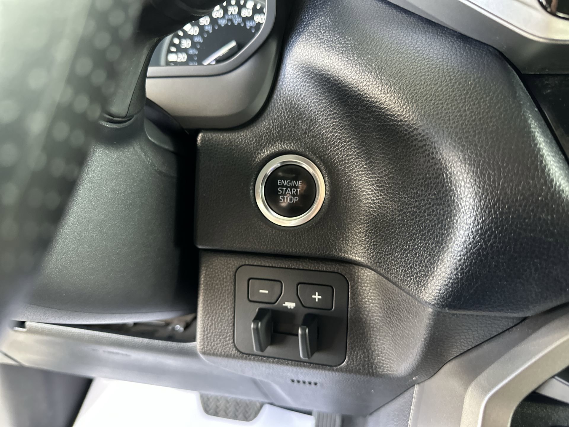 Used 2024 Toyota Tundra SR5 AWD/4WD image 17