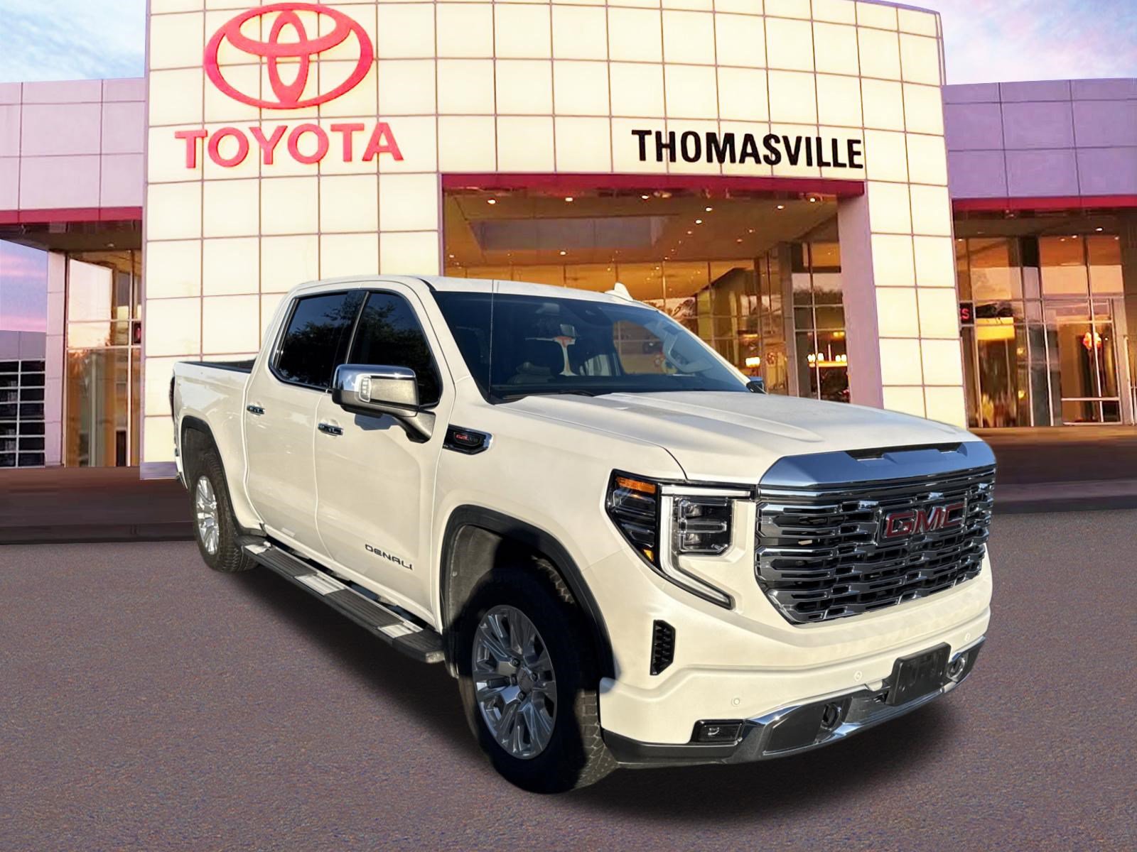Used 2024 GMC Sierra 1500 Denali w/ Technology Package image 3