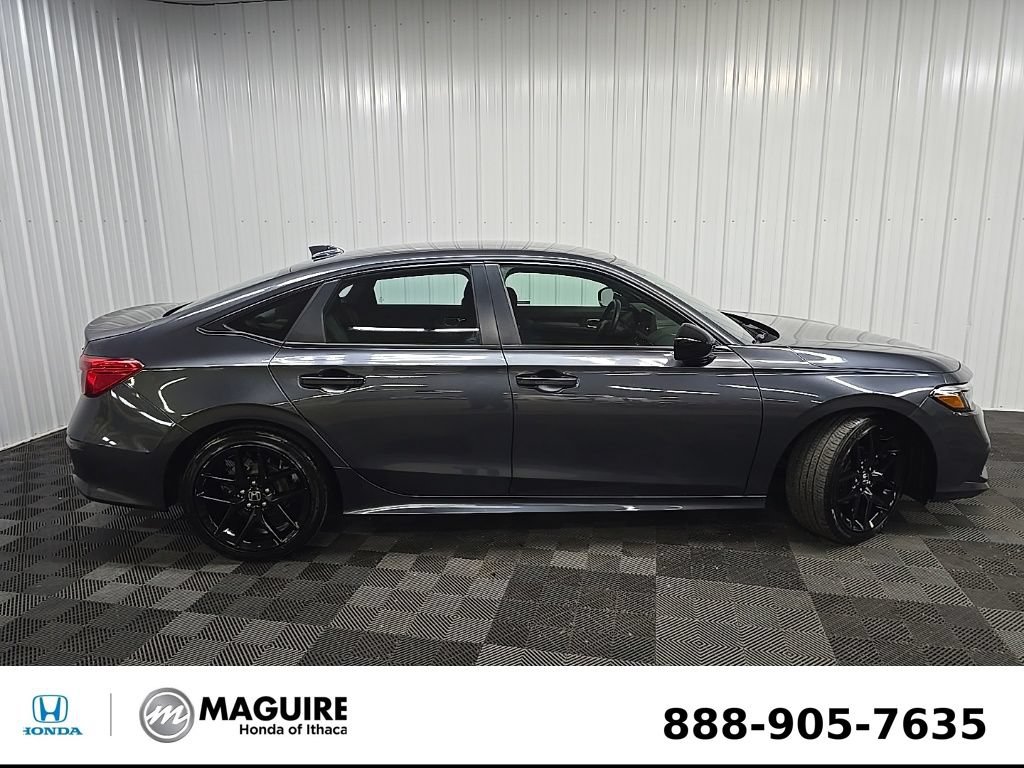 Used 2023 Honda Civic Sport image 2