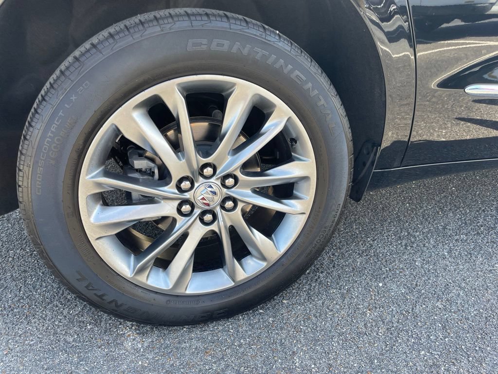 Used 2023 Buick Enclave Avenir w/ Avenir Technology Package AWD/4WD image 14