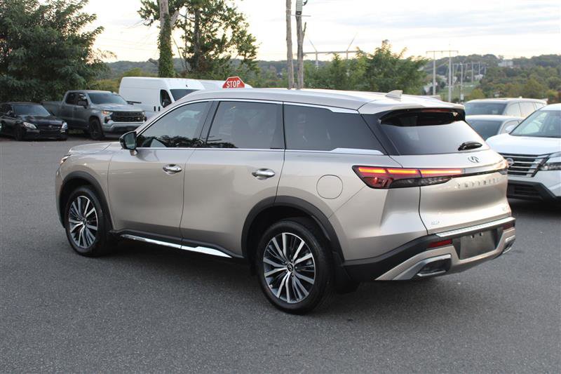 Used 2023 INFINITI QX60 Sensory w/ Vision Package image 6