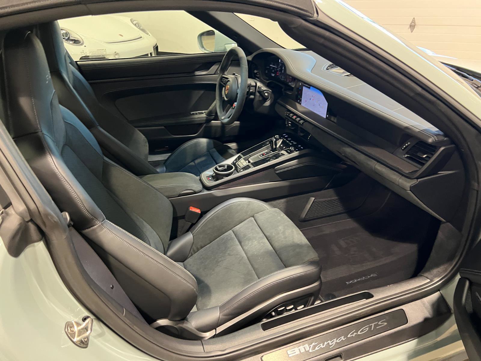 Used 2026 Porsche 911 Targa 4 GTS image 39