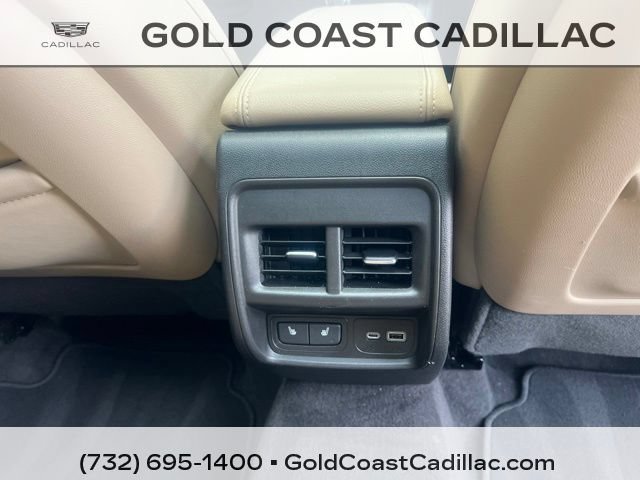 Certified 2024 Cadillac XT4 Luxury w/ Cold Weather Package AWD/4WD image 9