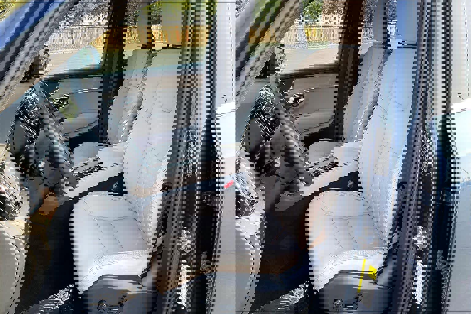 Used 2025 Volvo XC90 B5 Core w/ Protection Package Premier image 28