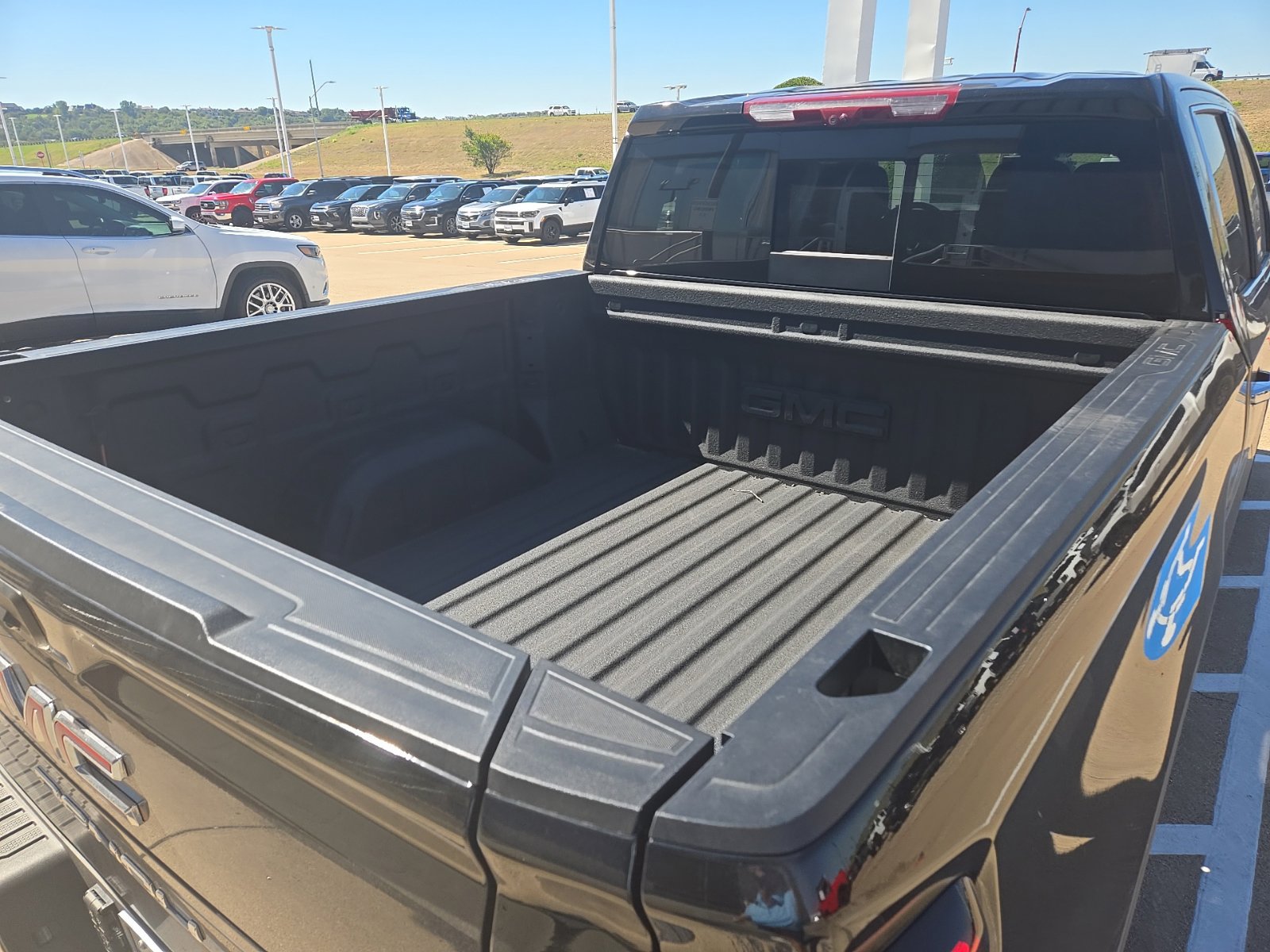 Used 2026 GMC Sierra 1500 Denali w/ Technology Package AWD/4WD image 7
