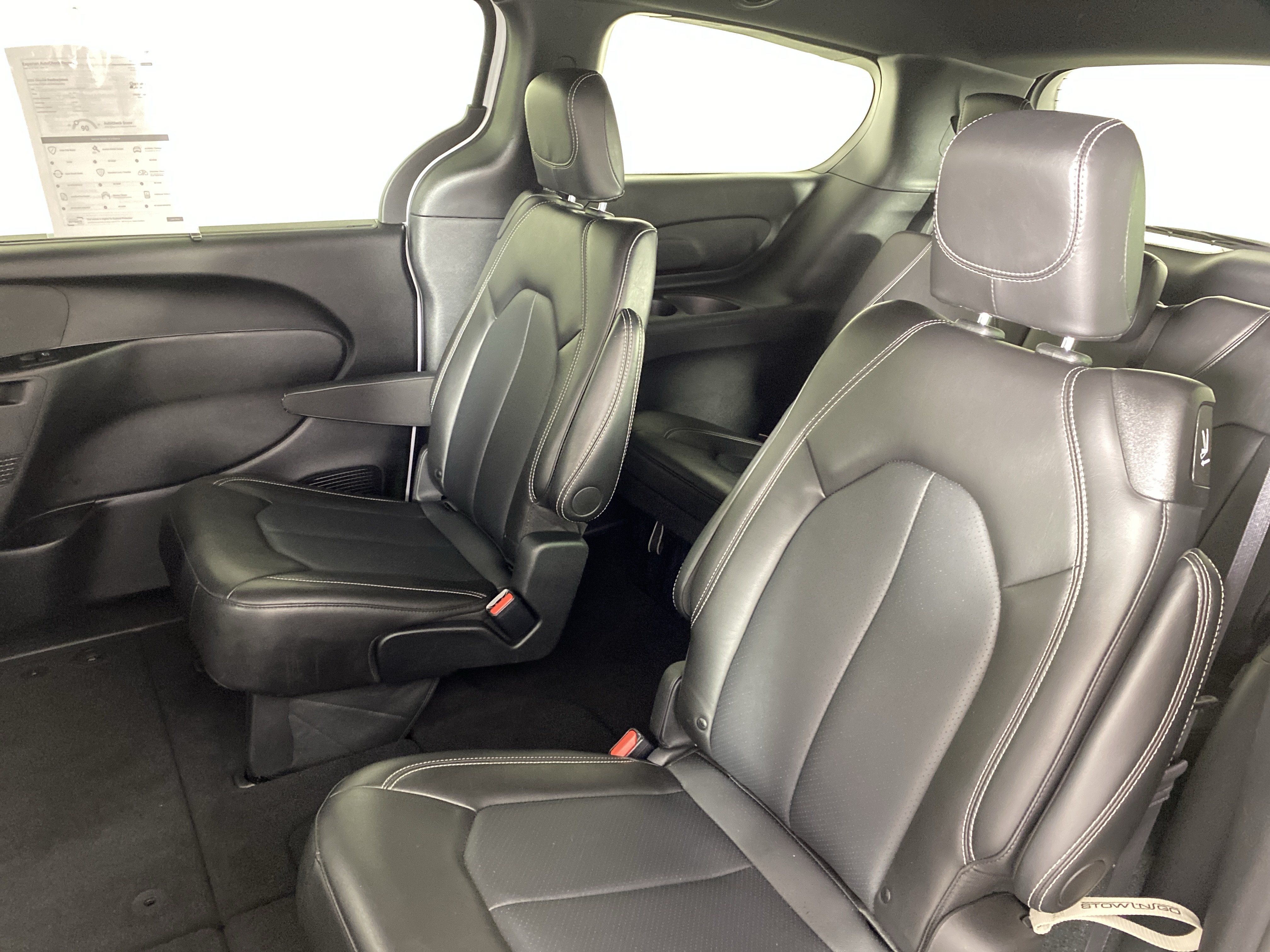 Used 2025 Chrysler Pacifica Select FWD image 32