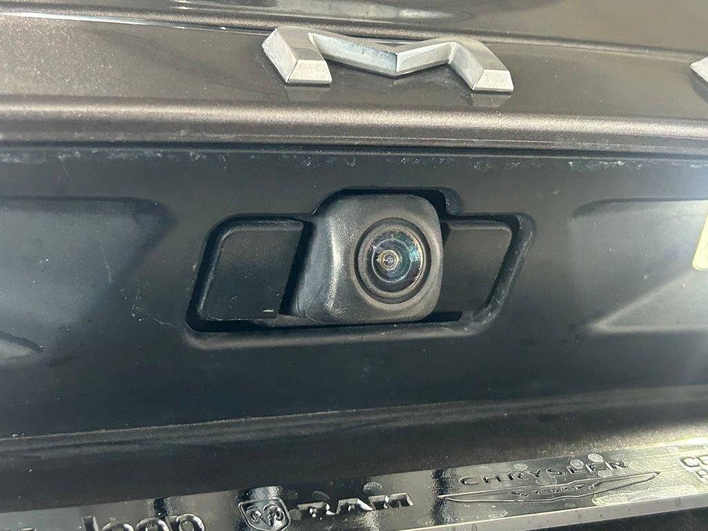 Used 2020 Toyota Camry LE FWD image 43