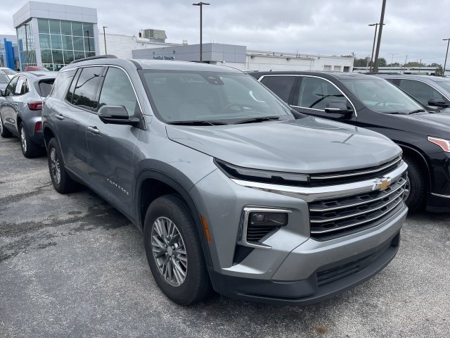 Used 2026 Chevrolet Traverse LT w/ Driver Confidence Package FWD image 13