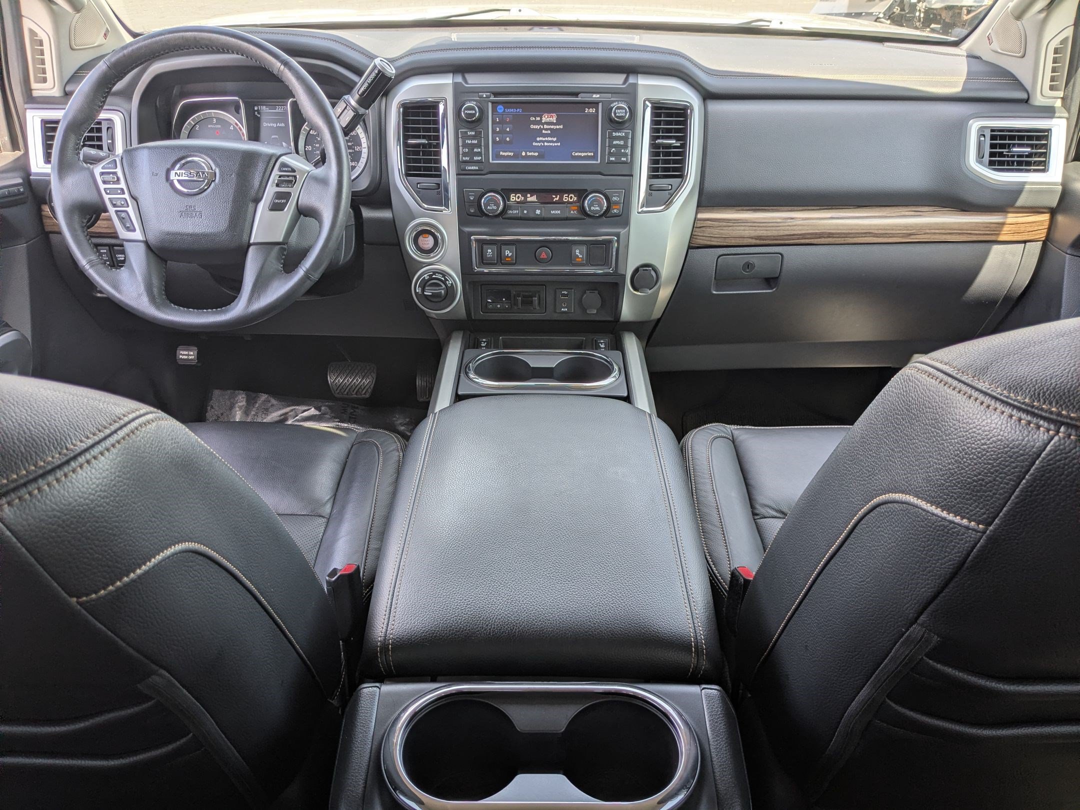 Used 2017 Nissan Titan SL AWD/4WD image 34