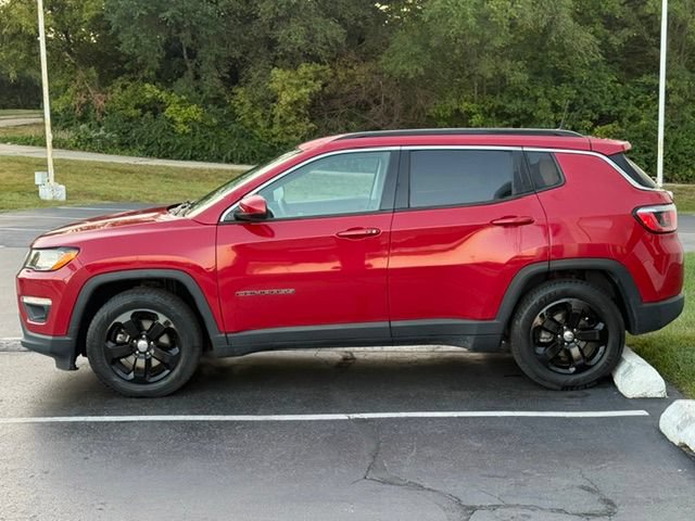 Used 2019 Jeep Compass Latitude w/ Cold Weather Group FWD image 4