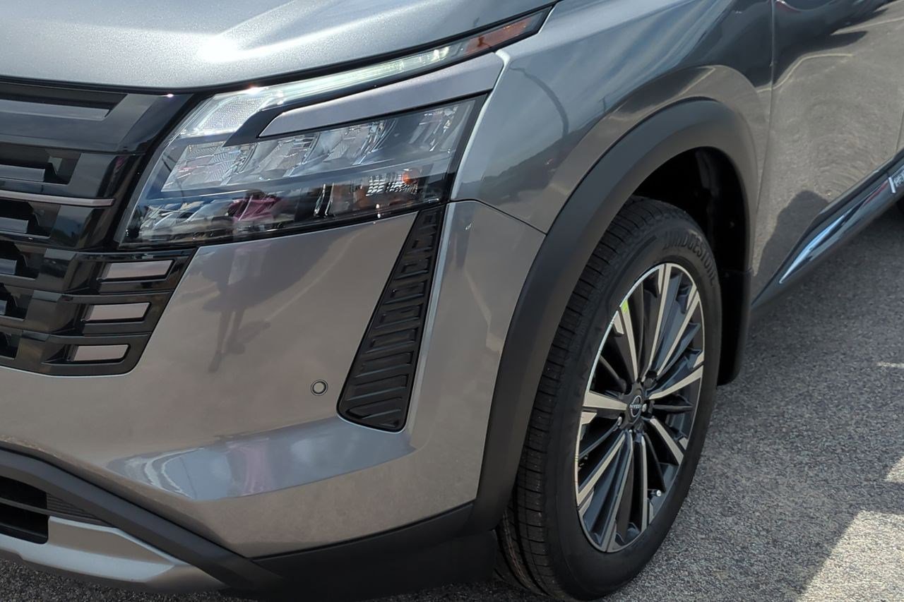 New 2026 Nissan Pathfinder Platinum AWD/4WD image 10
