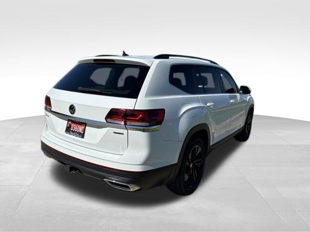 Used 2023 Volkswagen Atlas SE w/ Black Wheel Package AWD/4WD image 3