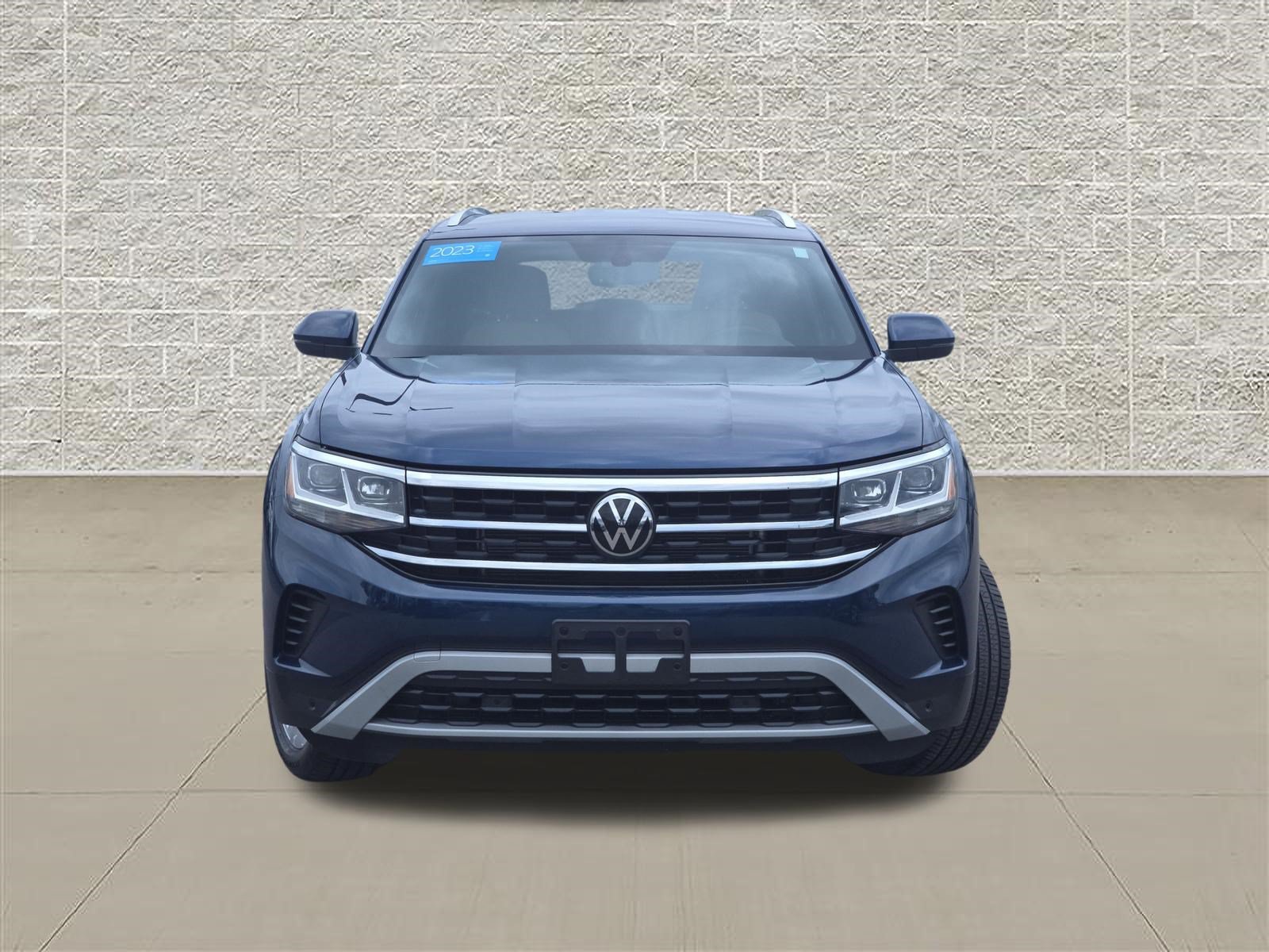 Certified 2023 Volkswagen Atlas Cross Sport SE AWD/4WD image 2