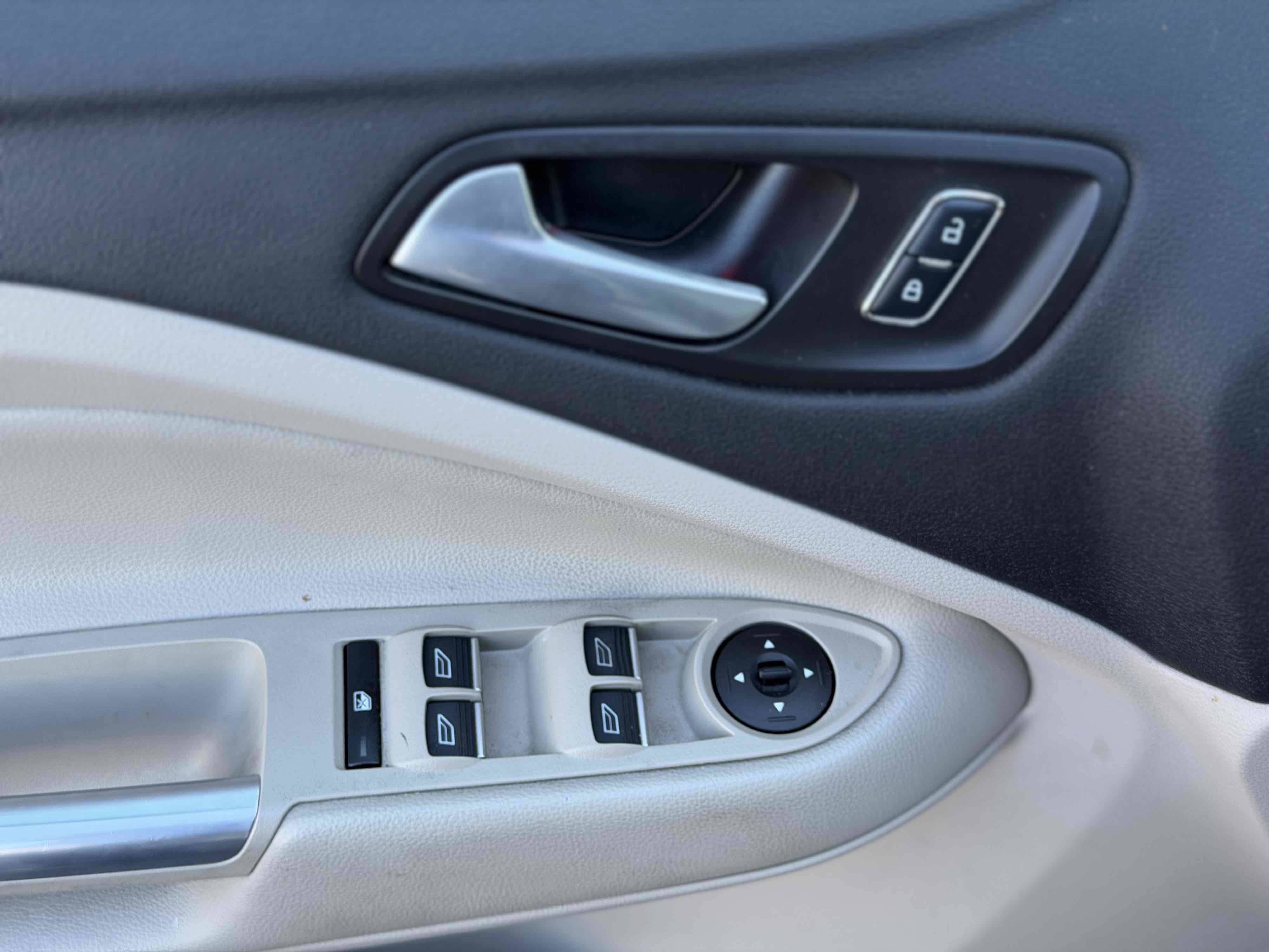 Used 2016 Ford C-MAX Energi SEL w/ Equipment Group 302A image 22