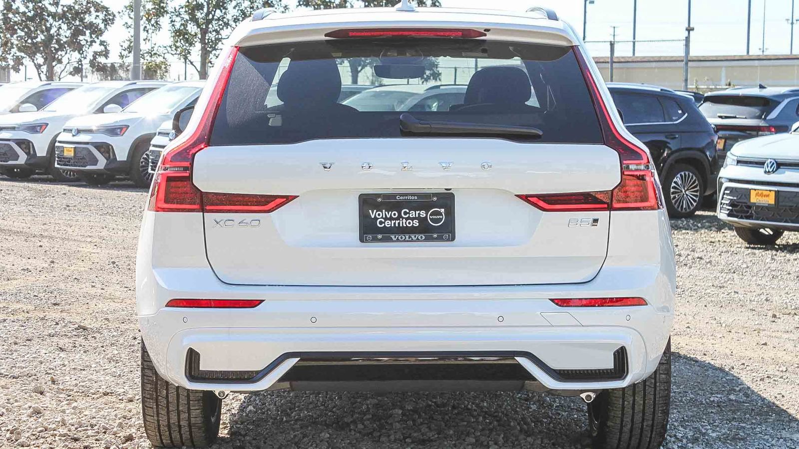New 2026 Volvo XC60 B5 Plus w/ Climate Package PRO AWD/4WD image 21
