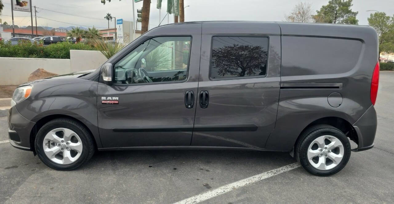 Used 2021 RAM ProMaster City SLT w/ Lights & Wheels Group image 9