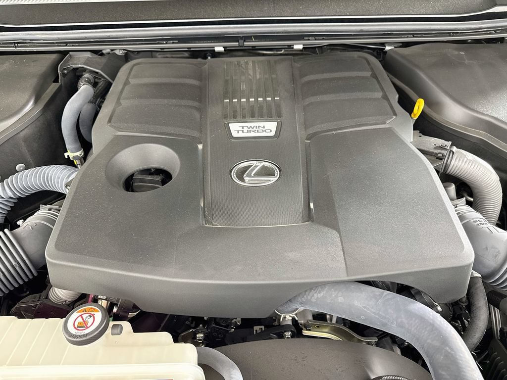 Used 2024 Lexus GX 550 w/ Accessory Package (Z1) AWD/4WD image 32