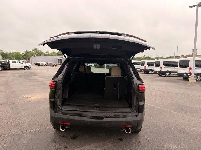 Used 2023 Chevrolet Traverse LS w/ Safety Package FWD image 9