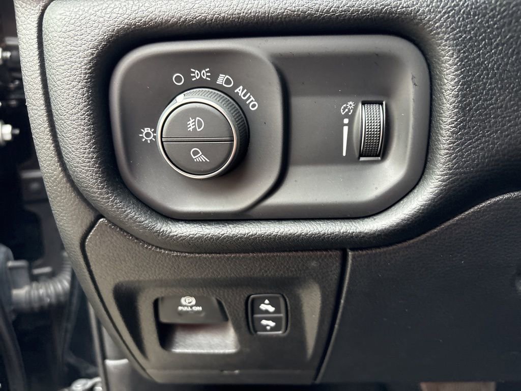 Used 2021 RAM 1500 Lone Star image 12