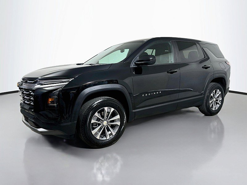 Used 2026 Chevrolet Equinox LT FWD image 3