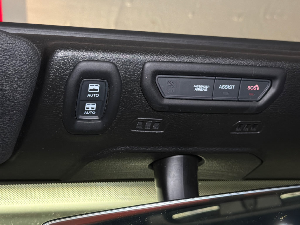 Used 2023 Jeep Wrangler Unlimited Sahara w/ Cold Weather Group AWD/4WD image 31