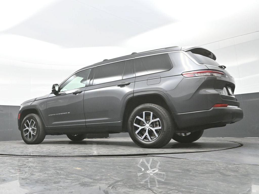 Used 2023 Jeep Grand Cherokee L Limited w/ Luxury Tech Group II AWD/4WD image 29