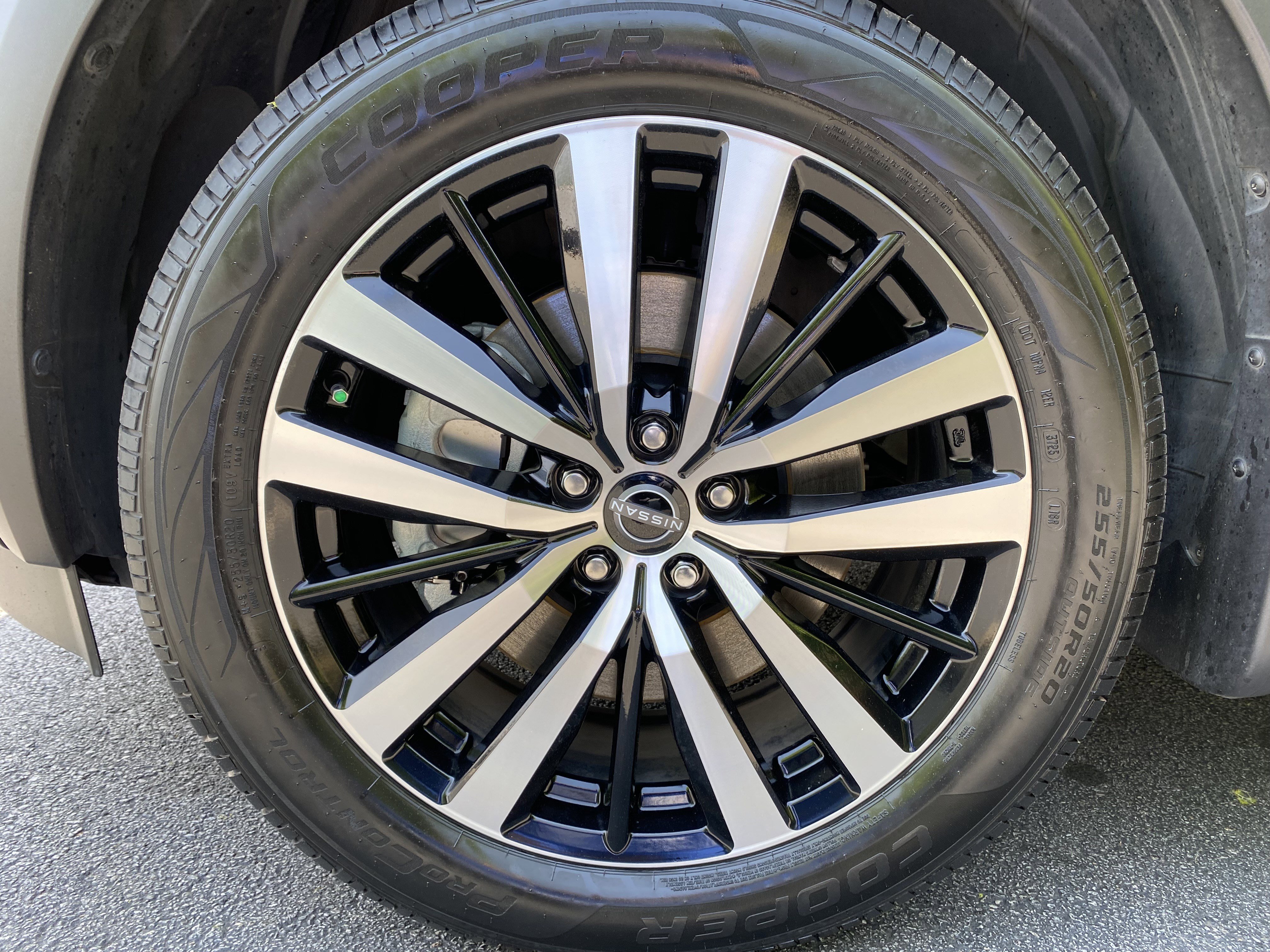 Used 2024 Nissan Pathfinder Platinum image 42