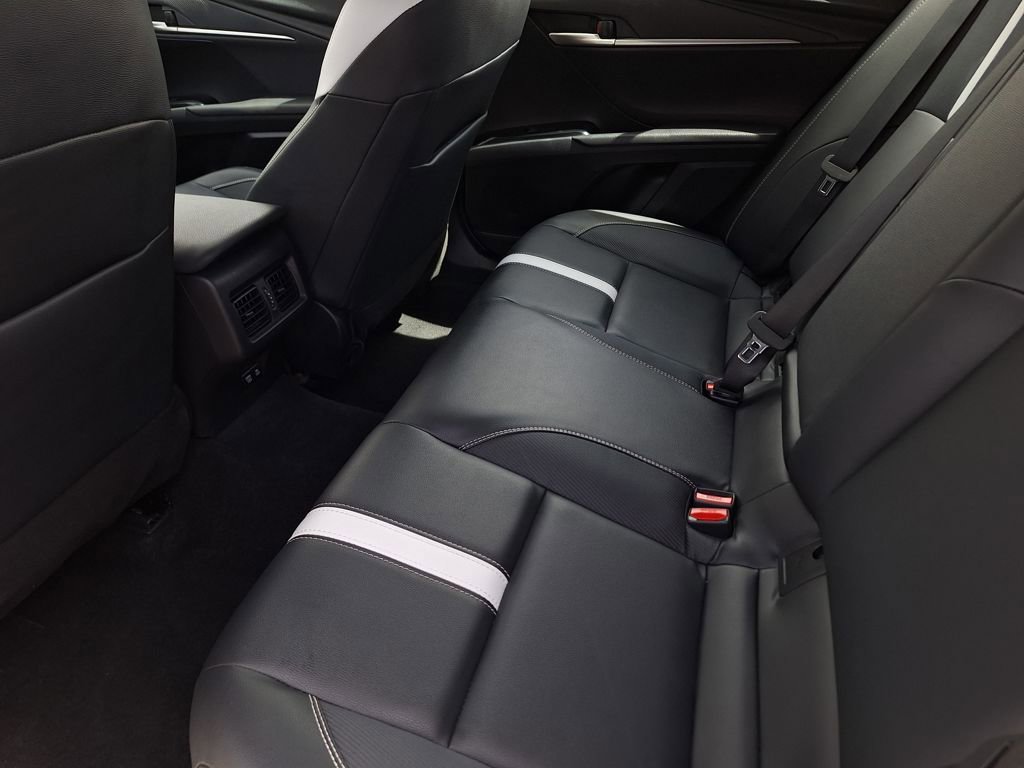 Used 2025 Toyota Camry SE image 11