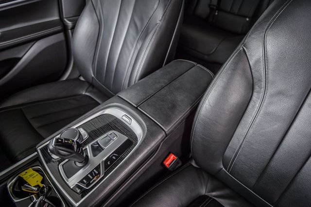 Used 2019 BMW 740i w/ M Sport Package RWD image 33