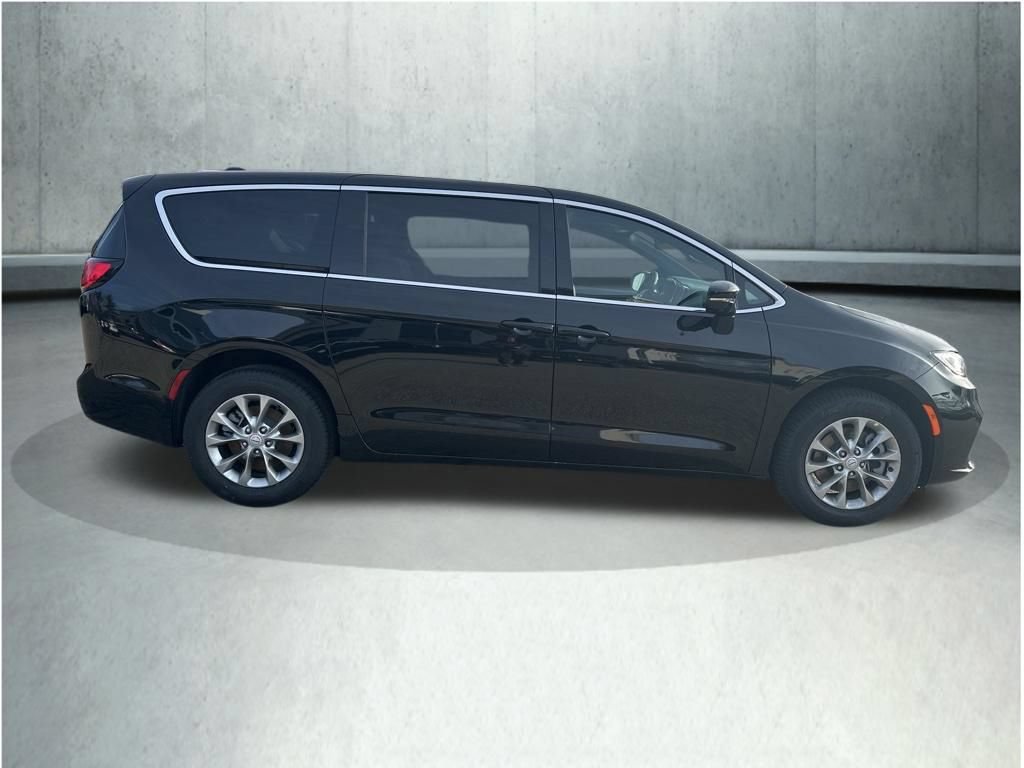 New 2026 Chrysler Pacifica Limited AWD/4WD image 7