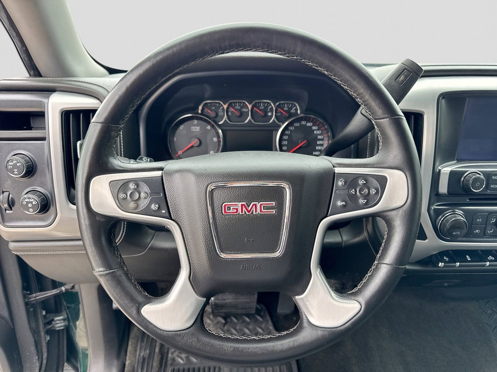Used 2015 GMC Sierra 1500 SLT w/ SLT Preferred Package AWD/4WD image 27