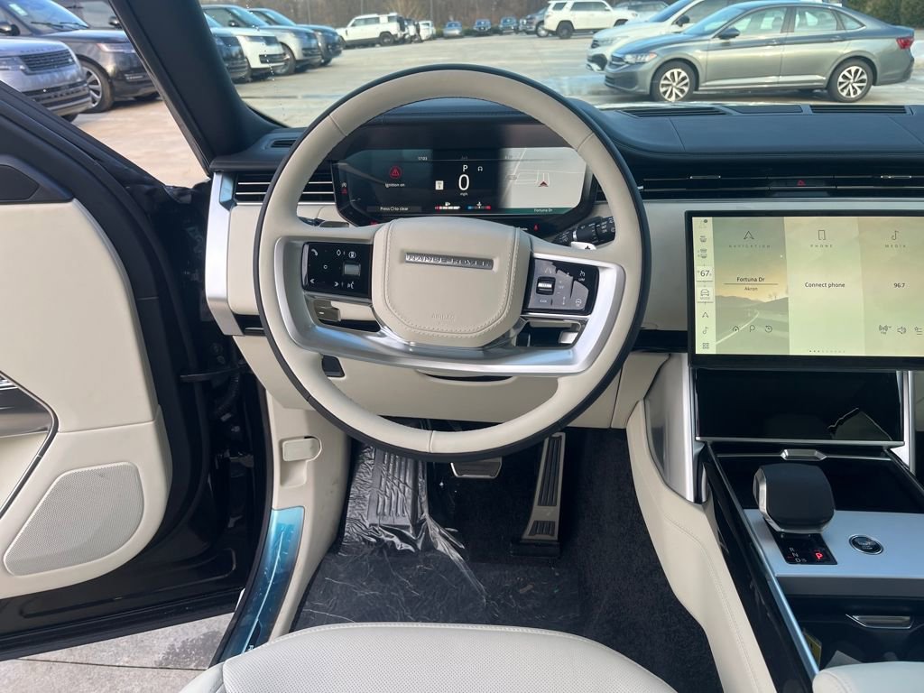 New 2026 Land Rover Range Rover SE image 13