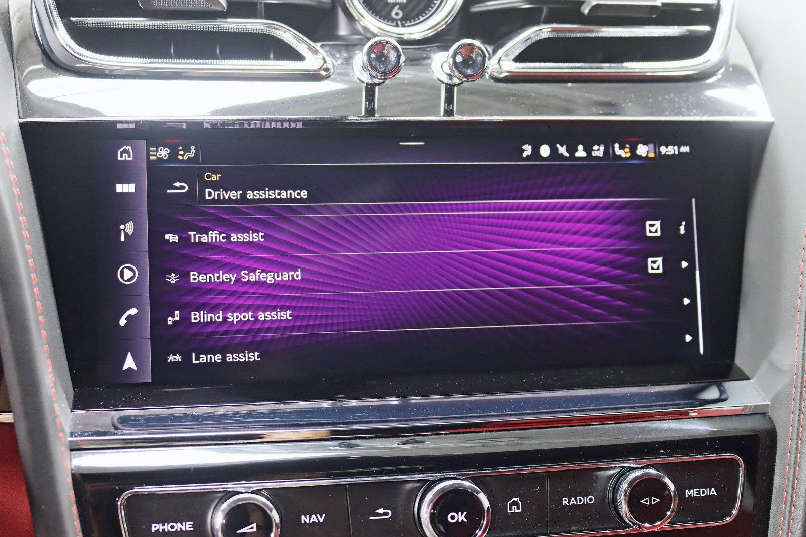 Used 2022 Bentley Bentayga image 25