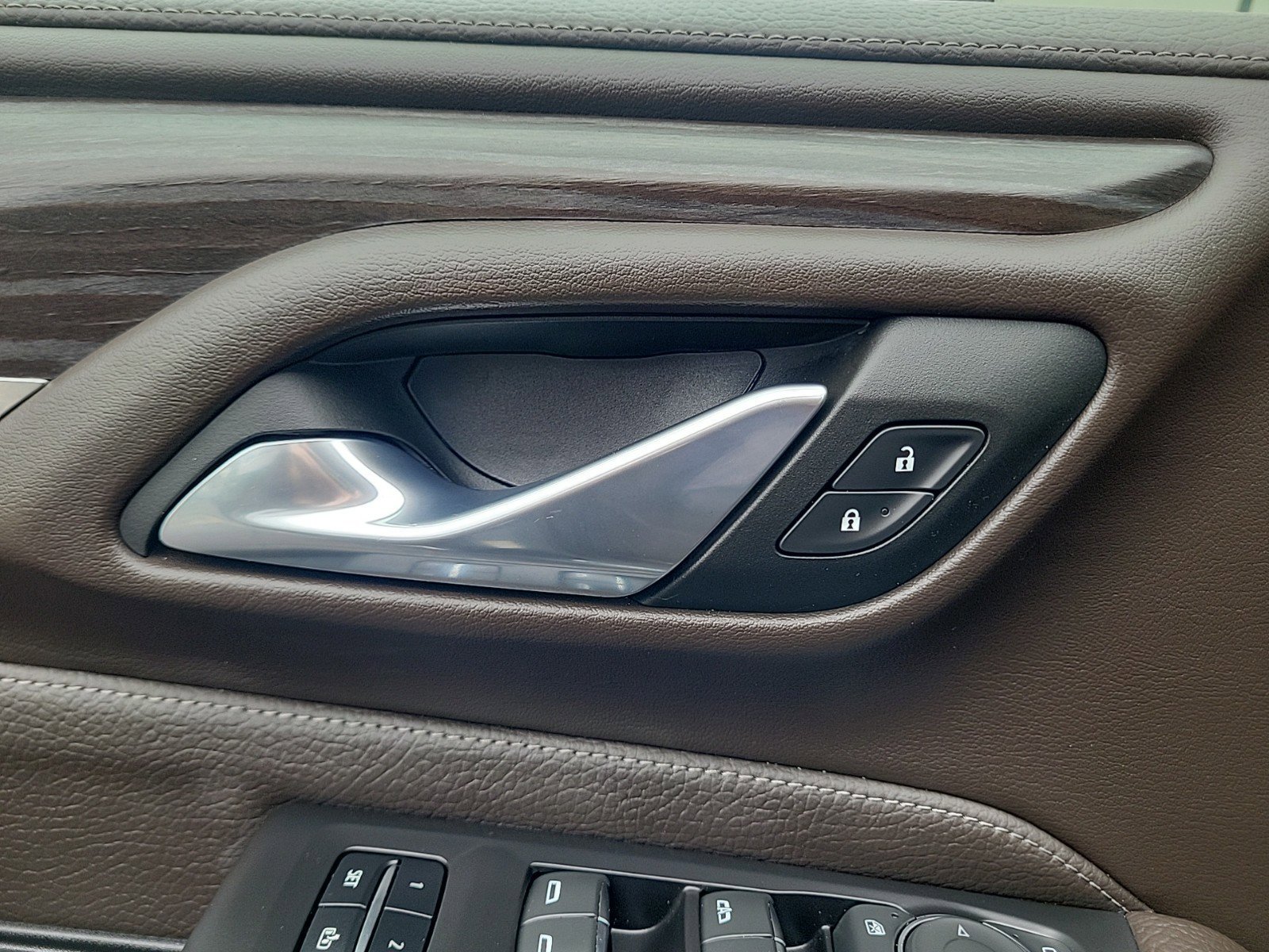Used 2023 GMC Yukon Denali RWD image 29
