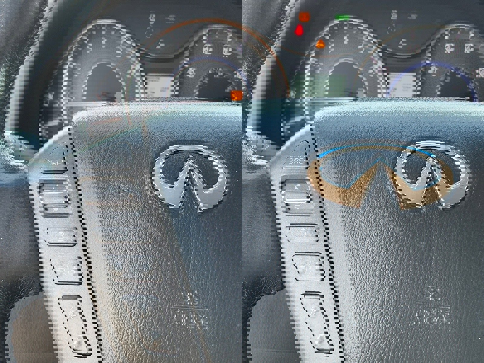 Used 2011 INFINITI QX56 Base w/ Theater Pkg image 19